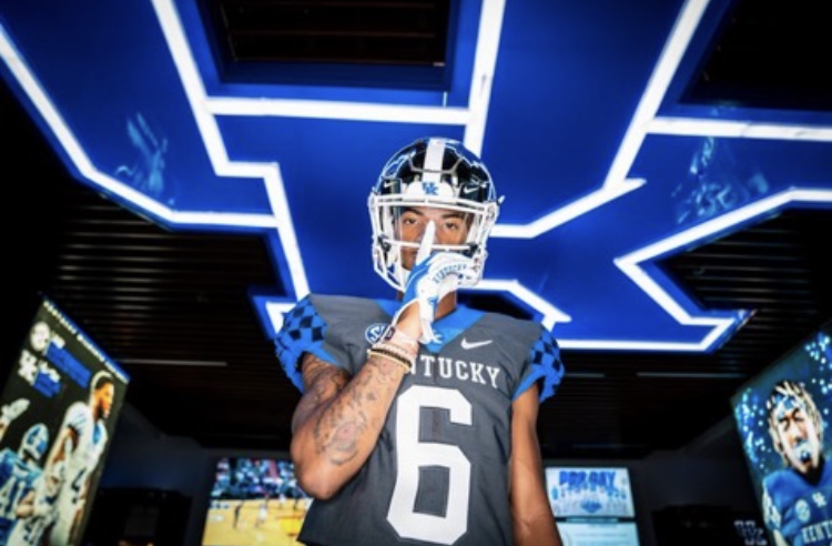 Top 2022 ATH Jordan Anthony Commits to Kentucky