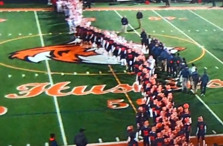 PRZJordan&#039;s Playoff Round 1 Live Look: Naperville North Standouts