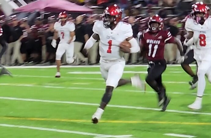 Central-Phenix City gets region win over Dothan in big 7A game