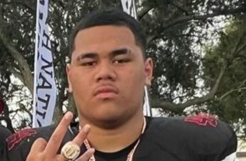 <span class="pn-tooltip pn-player-link">
        <span class="name-pointer">Top DL performers at Under Armour camp series</span>
        <span class="info-box not-prose" style="background: linear-gradient(to bottom, rgba(193,25,32, 0.95) 0%,rgba(193,25,32, 1) 100%)">
            <a href="https://prepredzone.com/2024/03/top-dl-performers-at-under-armour-camp-series/" class="link-wrap">
                                    <span class="player-img"><img src="https://prepredzone.com/wp-content/uploads/sites/3/2024/03/unnamed_870a87-crop-2989x1962-1711813470.jpg?w=150&h=150&crop=1" alt="Top DL performers at Under Armour camp series"></span>
                
                <span class="player-details">
                    <span class="first-name">Top</span>
                    <span class="last-name">DL performers at Under Armour camp series</span>
                    <span class="measurables">
                                            </span>
                                    </span>
                <span class="player-rank">
                                                        </span>
                                    <span class="state-abbr"></span>
                            </a>

            
        </span>
    </span>
