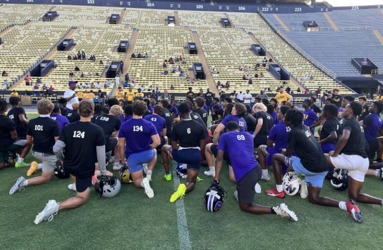 18 notes, eye-catchers from LSU&#039;s Friday Night Lights camp