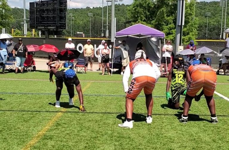 New England Lineman Living Large at &quot;THE SHOW&quot;
