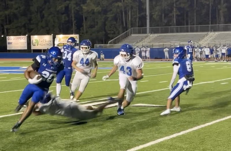 10 Mandeville vs. Jesuit scrimmage eye-catchers