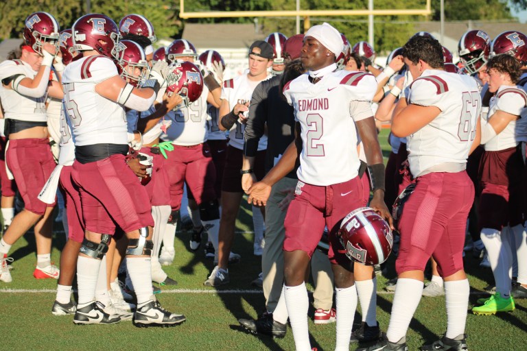 Edmond Memorial Dominates In 21-6 Victory
