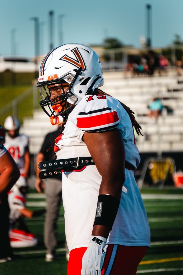 Zavian Chones