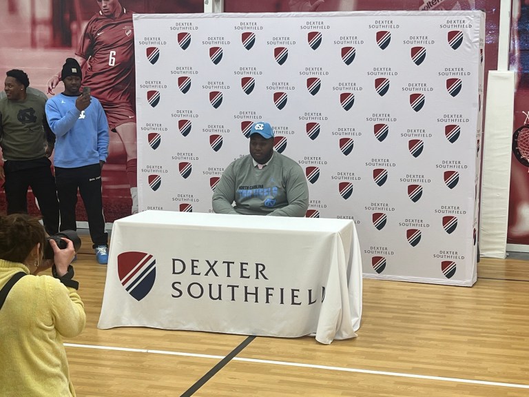 UNC RECEIVES COMMITTMENT FROM TOP NEW ENGLAND  OL ANTHONY HALL.