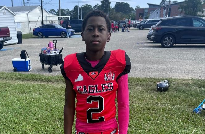 <span class="pn-tooltip pn-player-link">
        <span class="name-pointer">Hampton Roads Middle School Athletes to Watch</span>
        <span class="info-box not-prose" style="background: linear-gradient(to bottom, rgba(193,25,32, 0.95) 0%,rgba(193,25,32, 1) 100%)">
            <a href="https://prepredzone.com/2025/04/hampton-roads-middle-school-athletes-to-watch/" class="link-wrap">
                                    <span class="player-img"><img src="https://prepredzone.com/wp-content/uploads/sites/3/2023/06/PRZGeneric-4-crop-823x540-1708307905-crop-640x420-1721239381.jpg?w=150&h=150&crop=1" alt="Hampton Roads Middle School Athletes to Watch"></span>
                
                <span class="player-details">
                    <span class="first-name">Hampton</span>
                    <span class="last-name">Roads Middle School Athletes to Watch</span>
                    <span class="measurables">
                                            </span>
                                    </span>
                <span class="player-rank">
                                                        </span>
                                    <span class="state-abbr"></span>
                            </a>

                    </span>
    </span>
